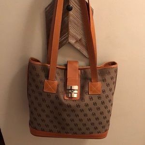 Dooney & Bourke Large Shoulder Tote Bag Leather